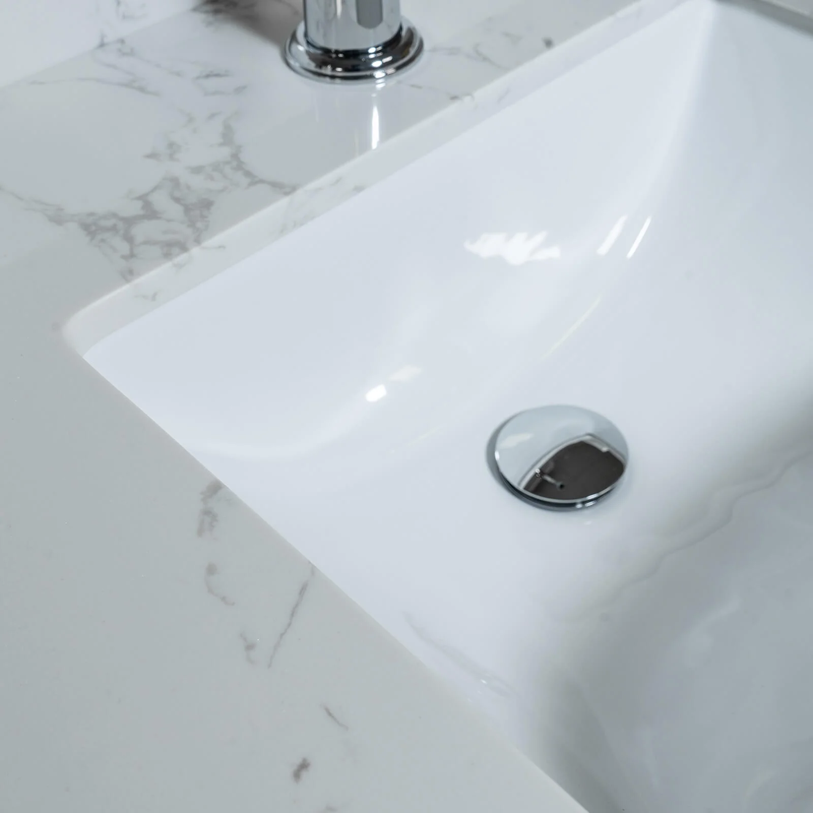 31" x 22" Undermount Ceramic Sink with Integrated Marble Top - Image 4