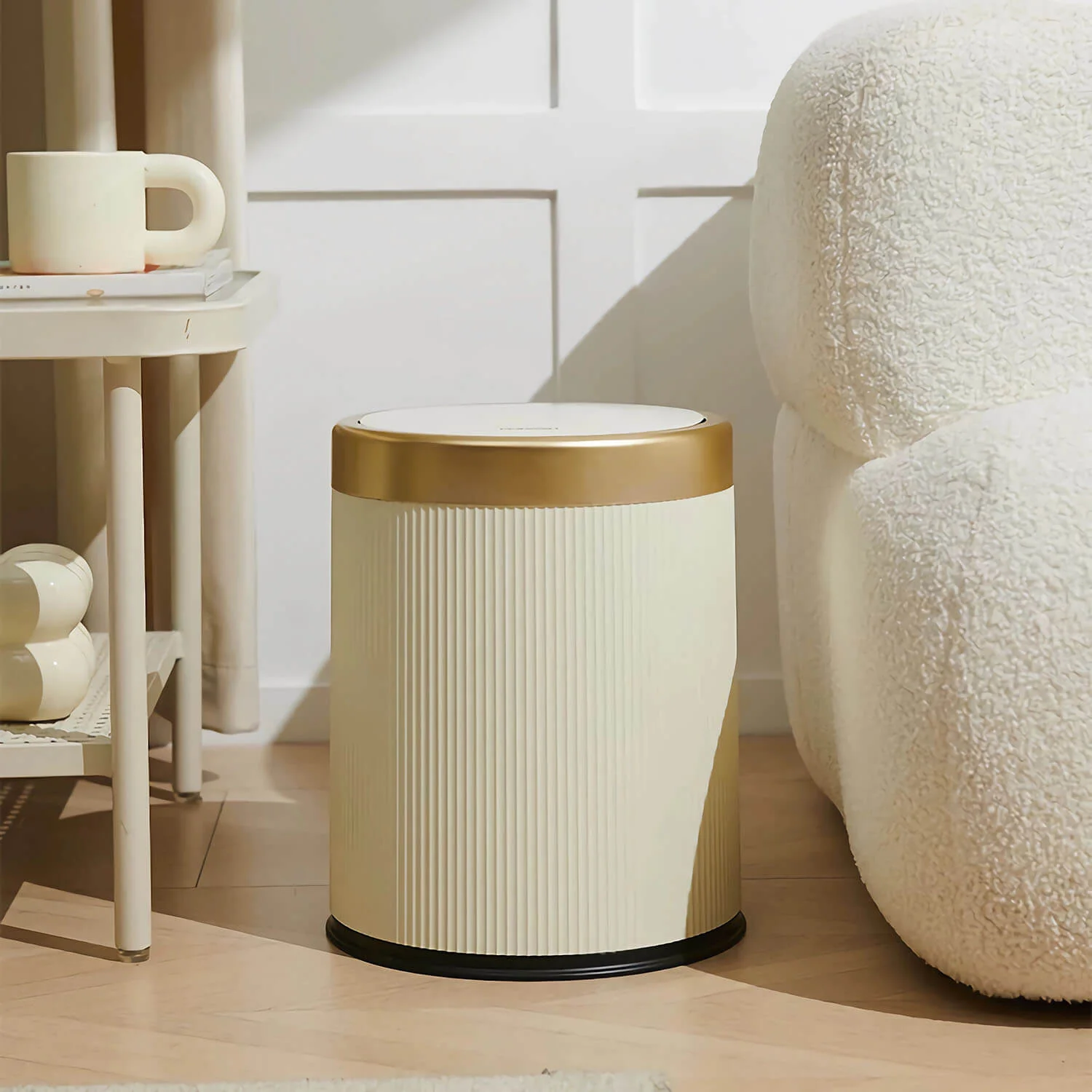 Push-top ABS Bathroom Trash Can with Lid - Image 4