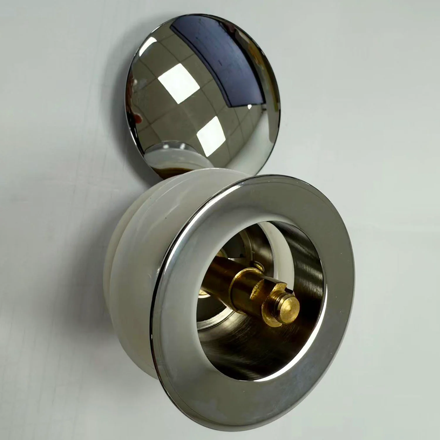 Chrome bathtub pop-up drain - Image 2